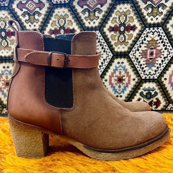 70s Style Bohemian Modern Brown Suede and Leather Ankle Boots with Rubber Soles - Picture 2 of 6